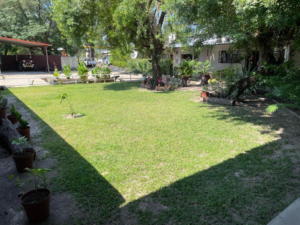 Kololo Guesthouse Katima Mulilo Ngoại thất bức ảnh