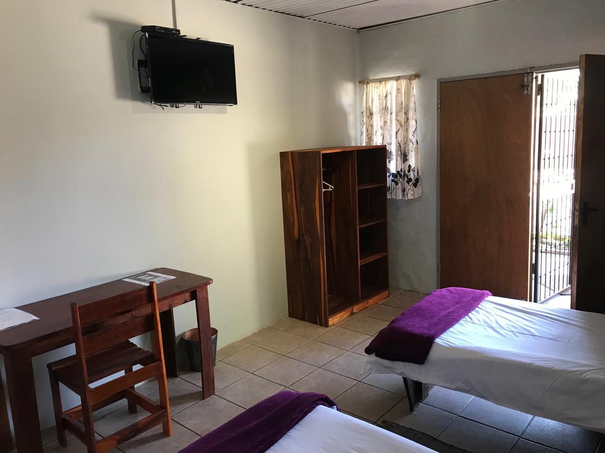 Kololo Guesthouse Katima Mulilo Ngoại thất bức ảnh